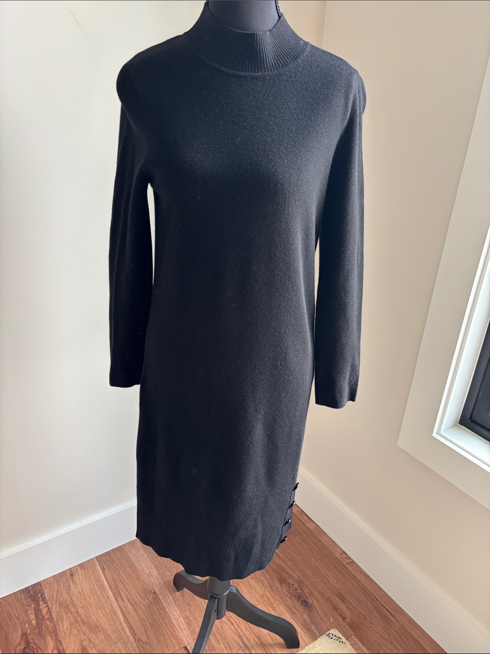 Classic Black Long-Sleeve Knit Midi Dress